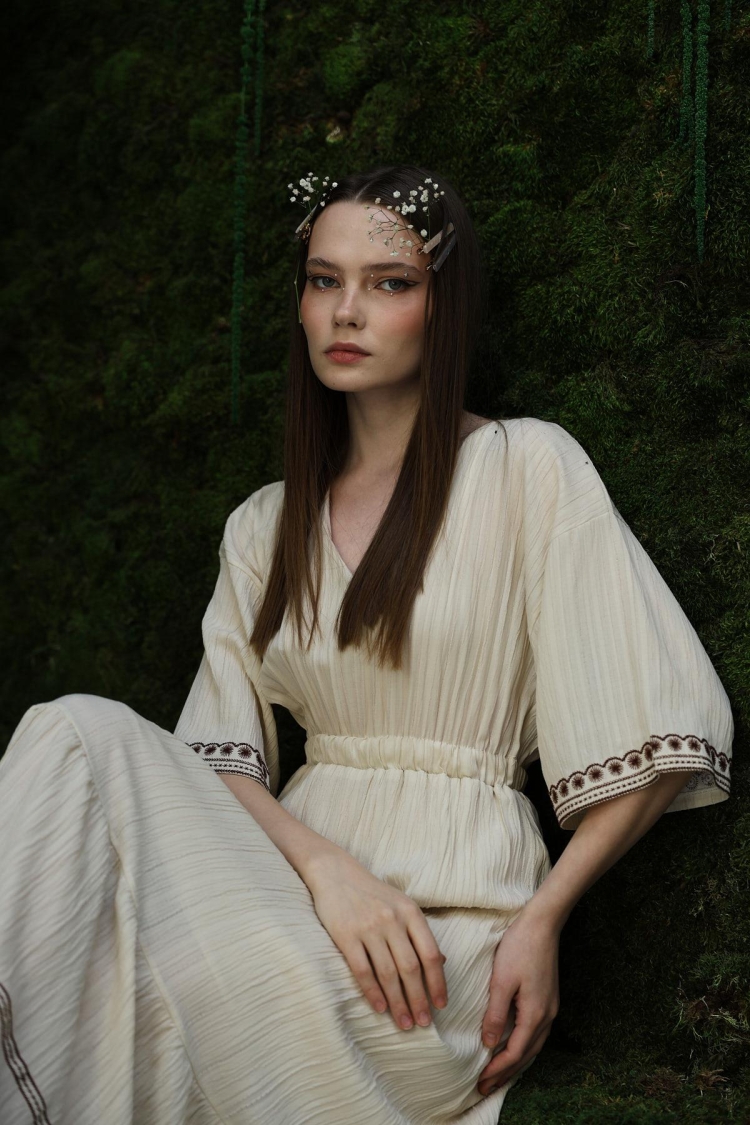 Sleeve And Skirt Embroidered Dress - Stone