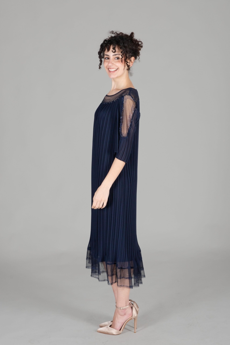 Oval Collar Stone Pleated Dress