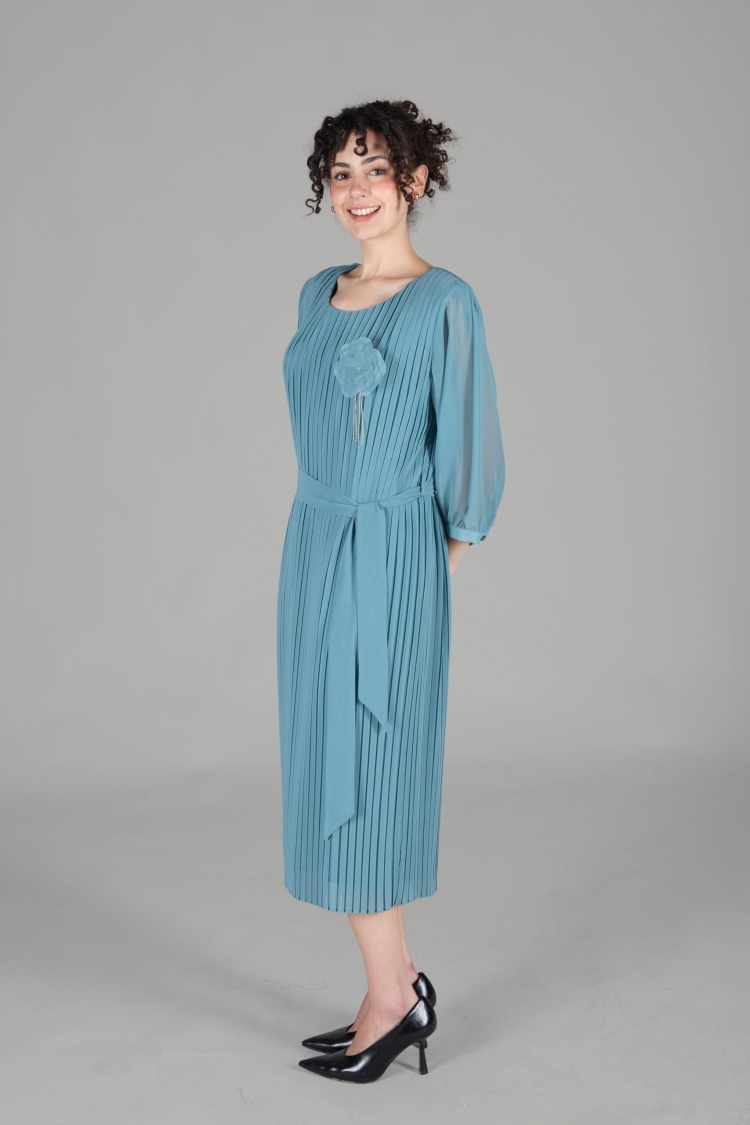 Round Neck Pleated Dress