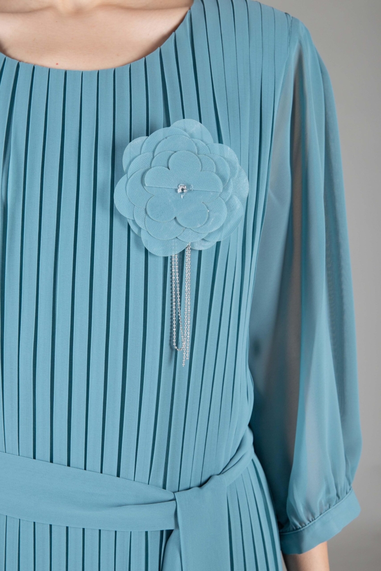Round Neck Pleated Dress