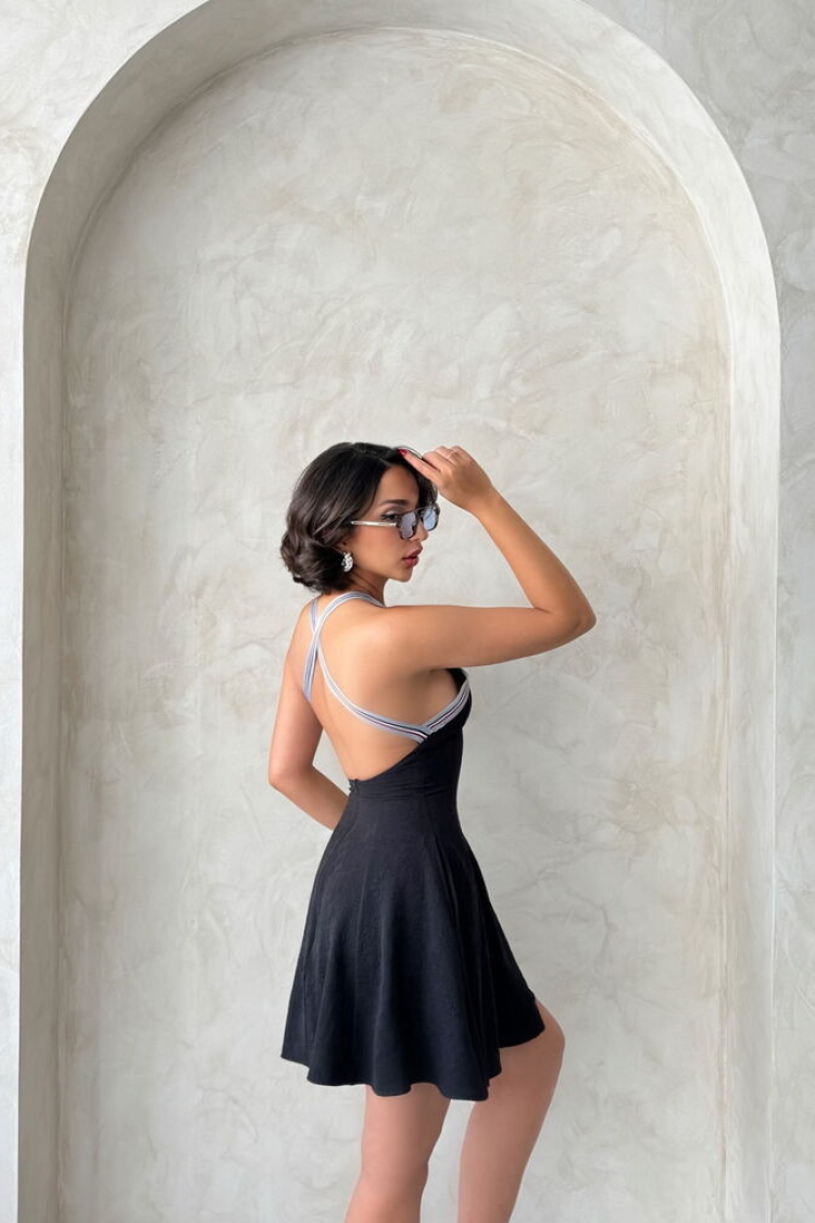 Striped Sleeveless Dress -|