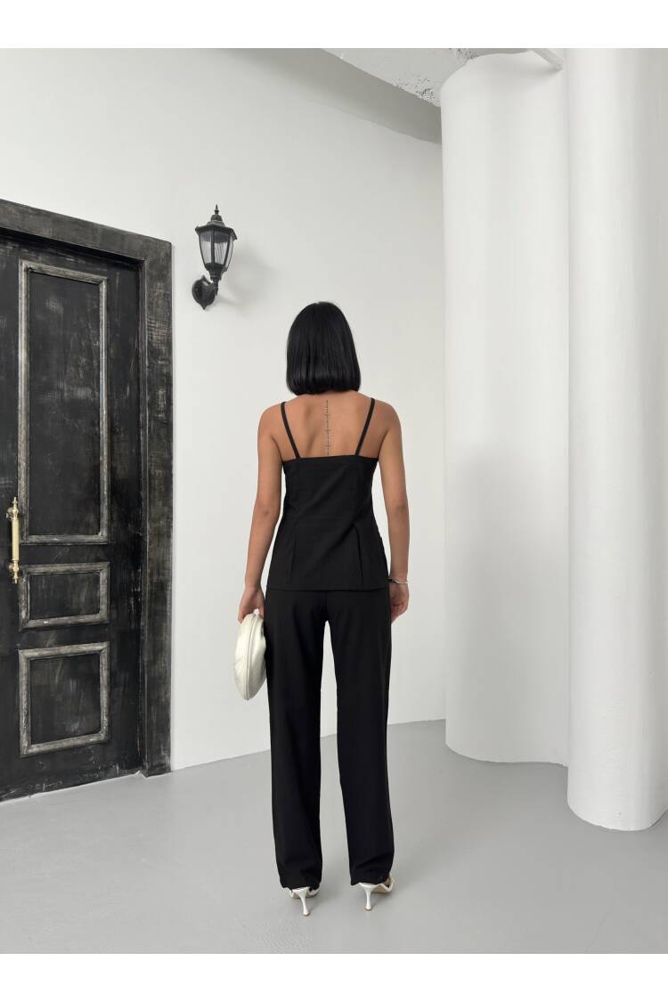 Rope Hanging Suit