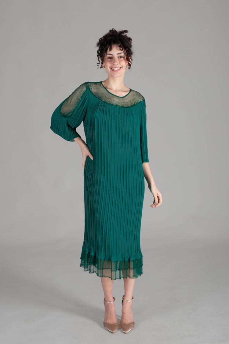 Oval Collar Stone Pleated Dress