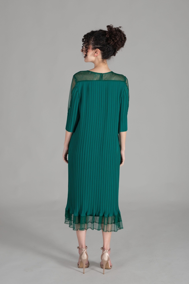 Oval Collar Stone Pleated Dress