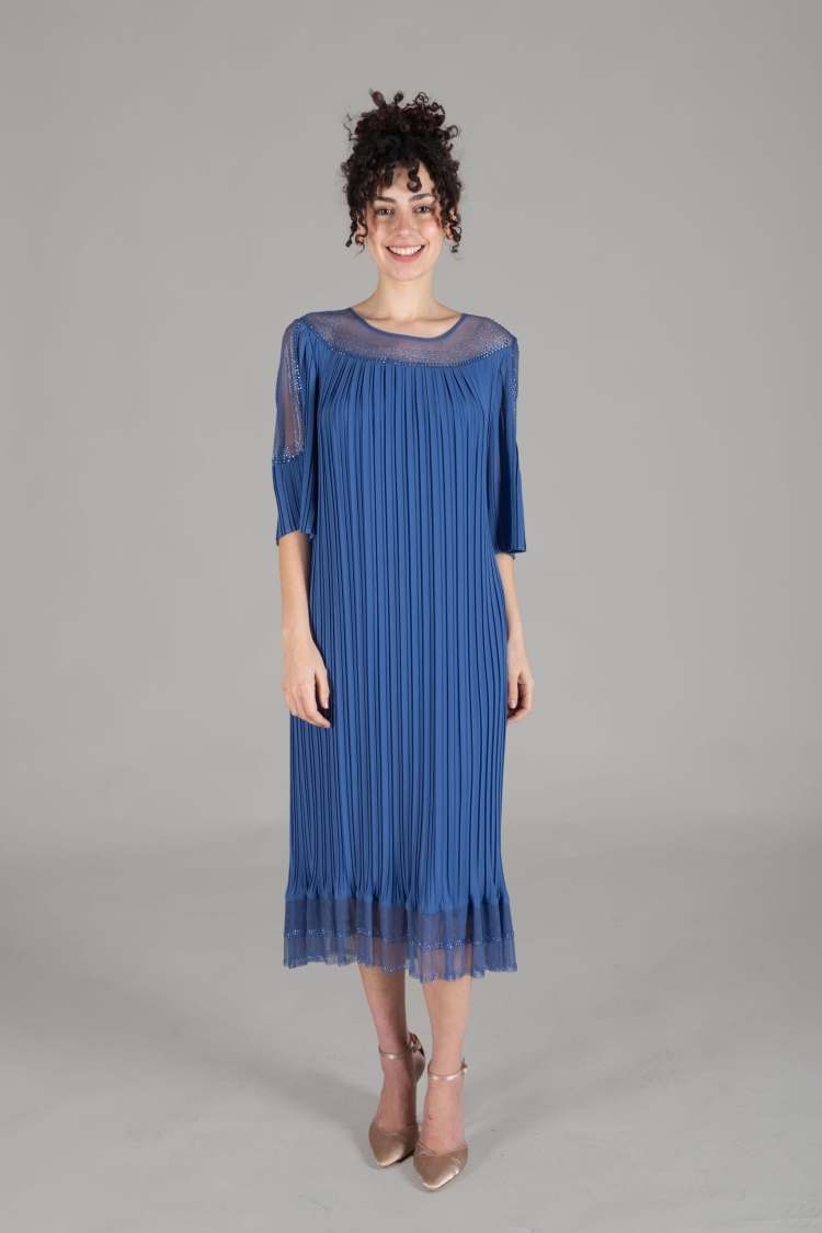 Oval Collar Stone Pleated Dress