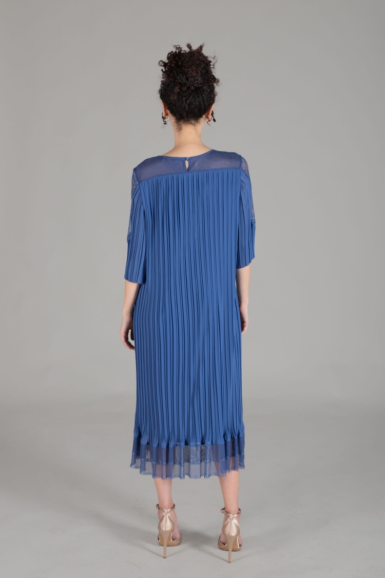 Oval Collar Stone Pleated Dress
