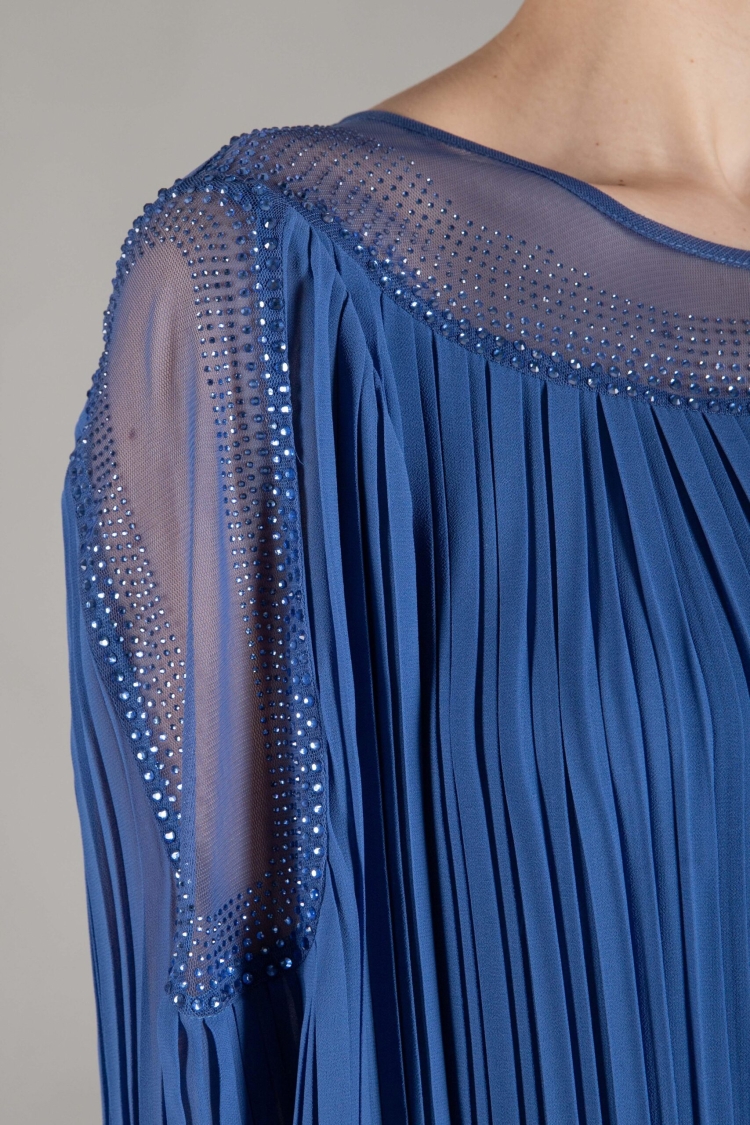 Oval Collar Stone Pleated Dress