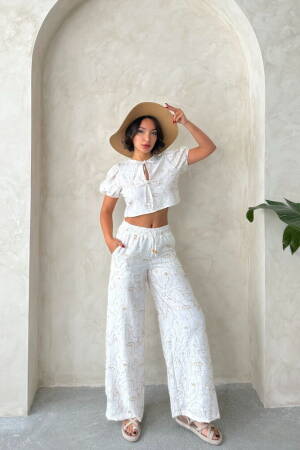 Embroidered Blouse With Front Closure - Topshow - Globality Store - Women Clothes Wholesale Turkey