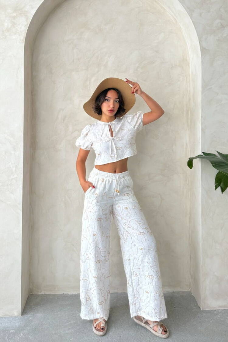 Embroidered Blouse With Front Closure