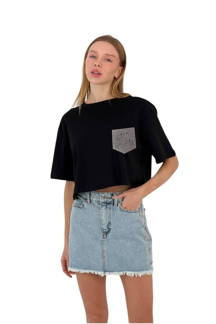 Stone Detailed Pocket Crop T-shirt