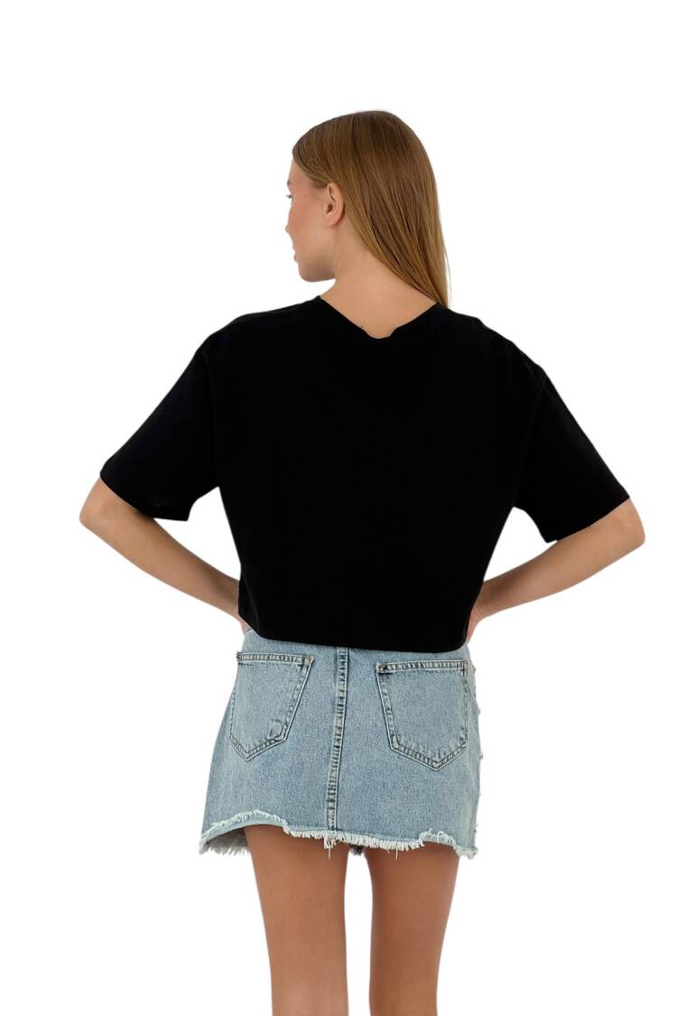 Stone Detailed Pocket Crop T-shirt