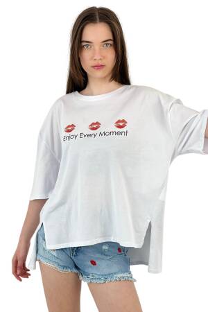Every Moment” Lip Printed White Oversize T-Shirt - MISS POEM - Globality Store - Women Clothes Wholesale Turkey