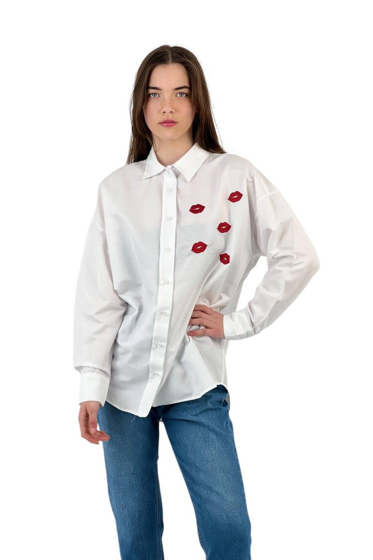 Oversize Shirt - Lip Embroidery Detailed