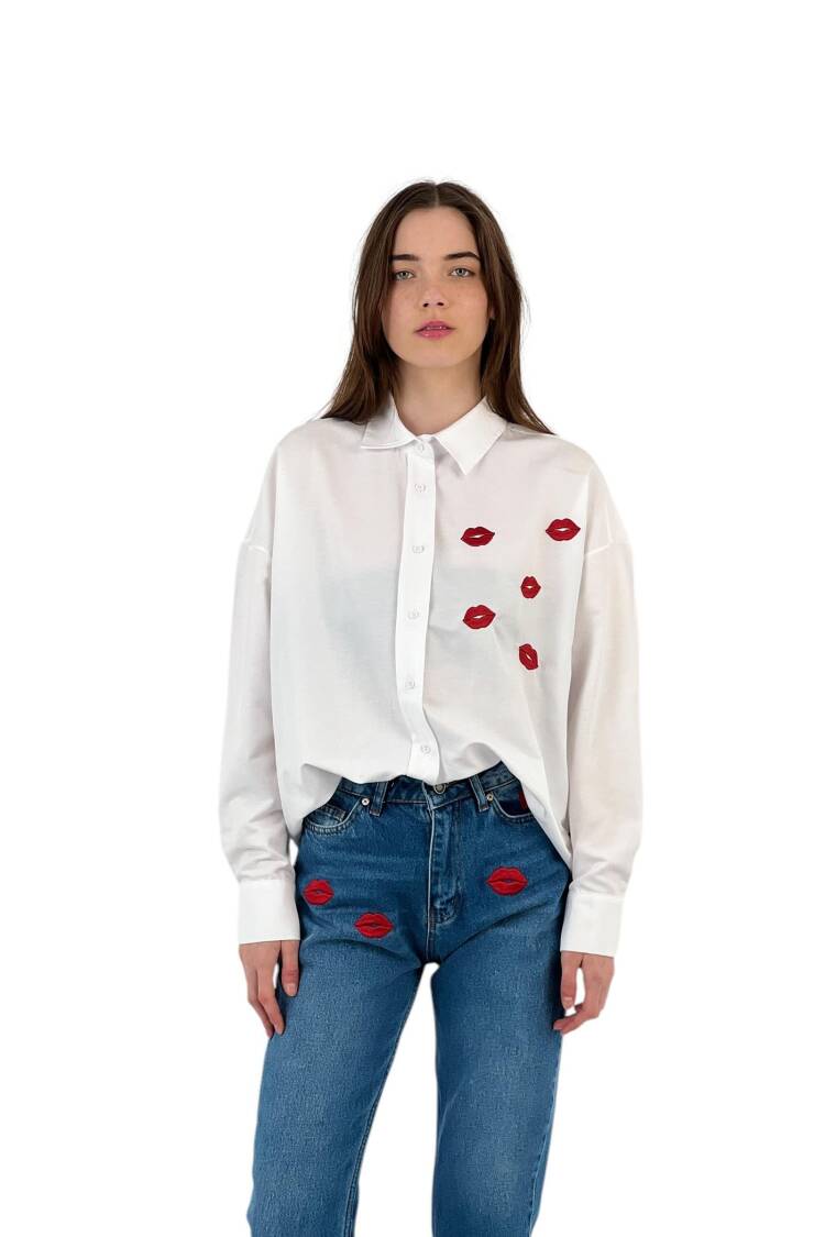 Oversize Shirt - Lip Embroidery Detailed
