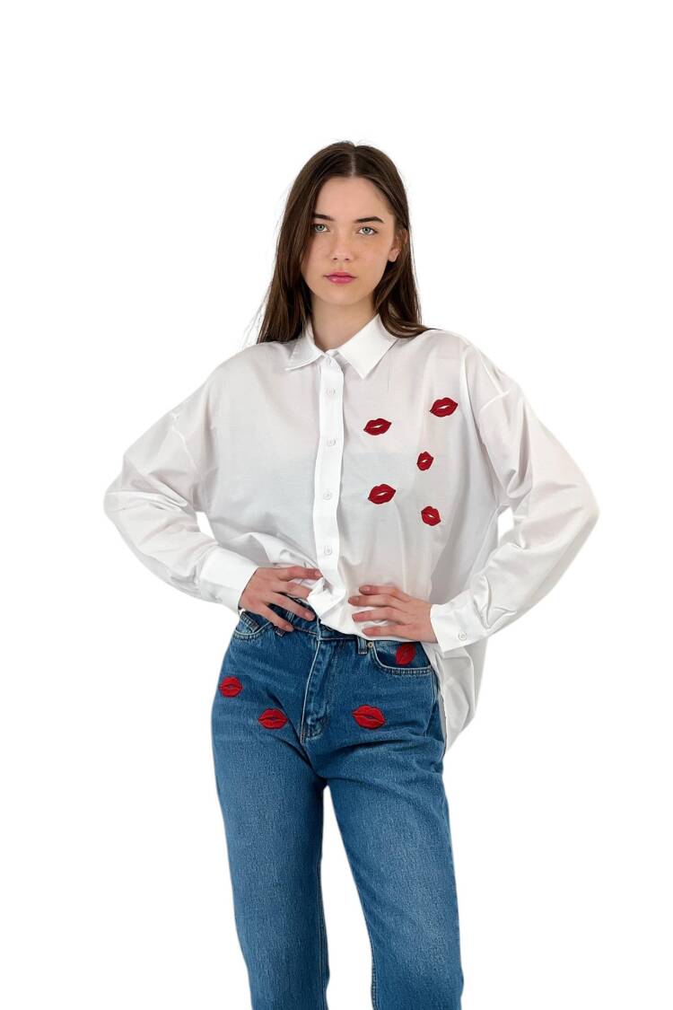 Oversize Shirt - Lip Embroidery Detailed