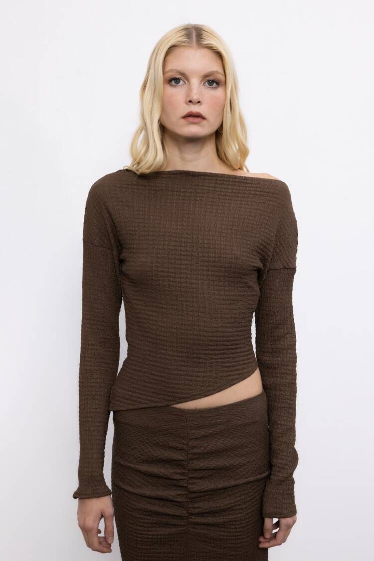 Asymmetric Cut Textured Top With Hem Detail