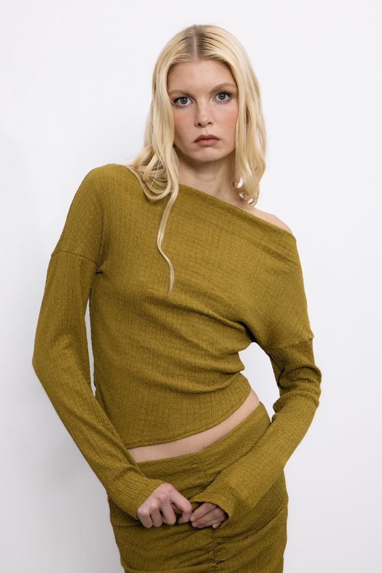 Asymmetric Cut Textured Top With Hem Detail