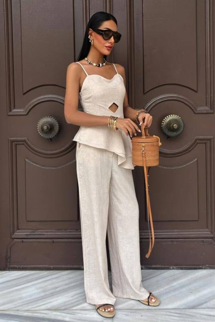 Chest Window Ruffle Detail Flamed Linen Suit
