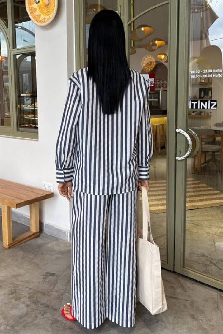Pocket Detailed Slippery Striped Suit