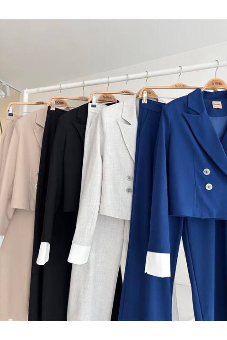 Double-breasted Jacket Suit With Garnished Cuffs
