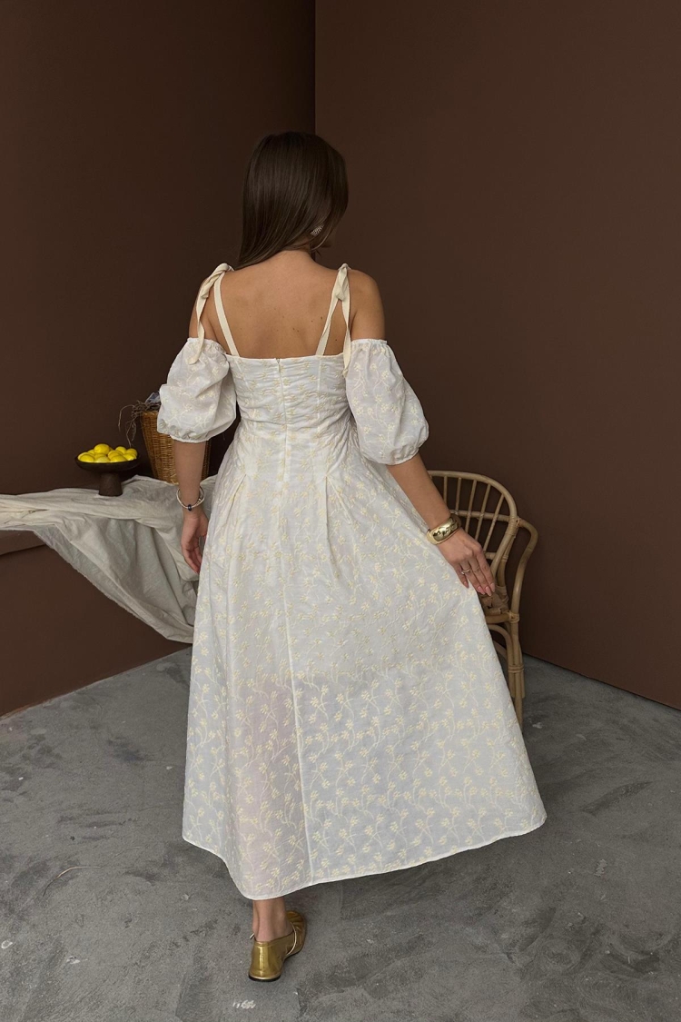 Wholesale Beige Shoulder Lace-up Balloon Sleeve Embroidered Dress