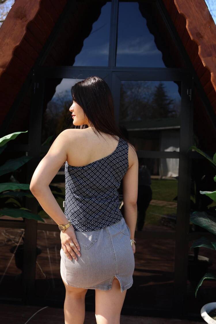 Edelle Navy Jacquard Single Sleeve Blouse