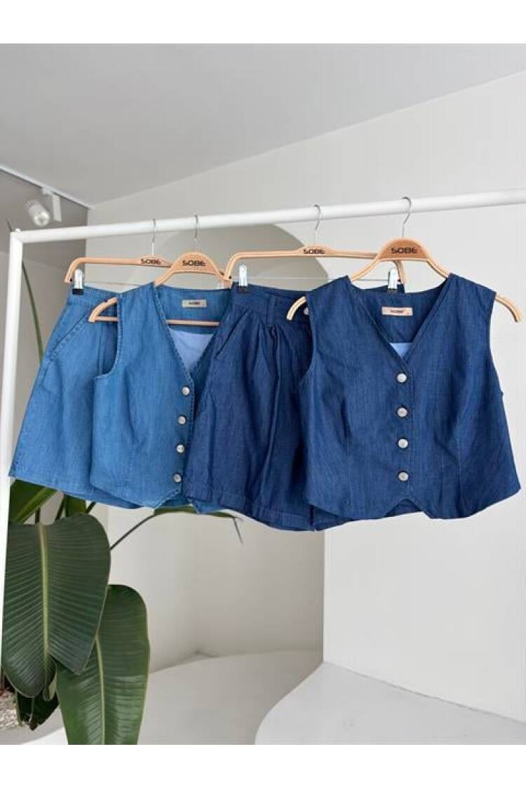 Silver Buttoned Vest And Shorts Tensel Suit