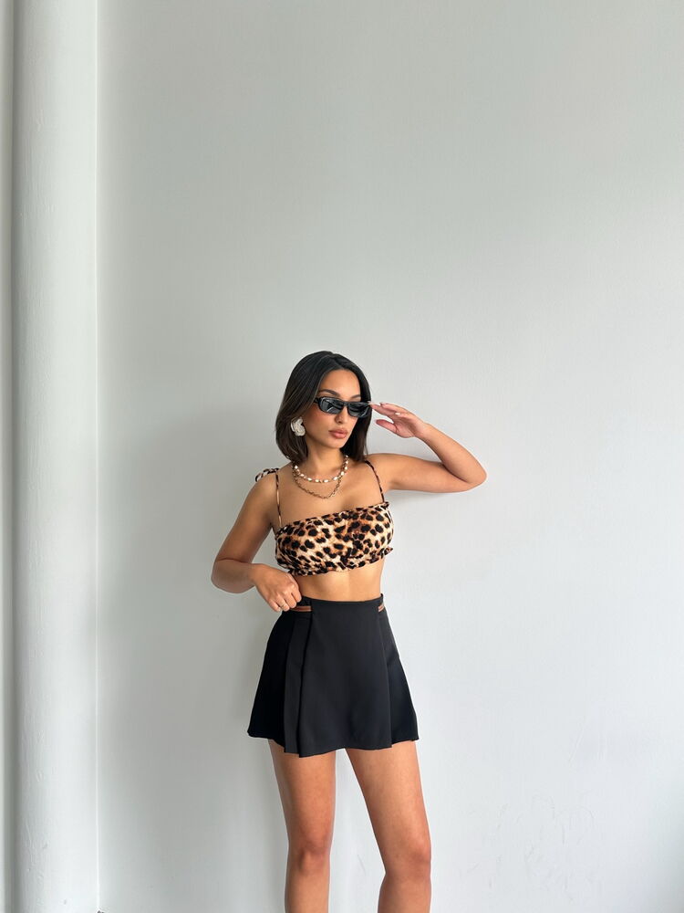 Belt Detailed Shorts