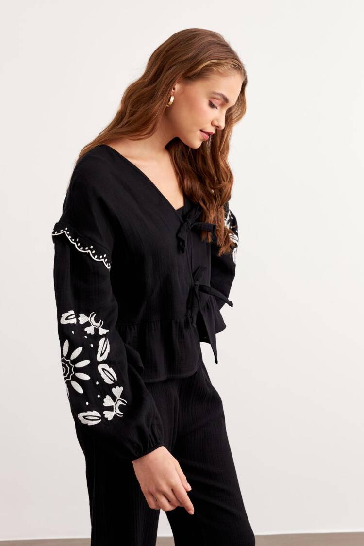 Embroidery Detailed Front Tie Muesli Blouse Black