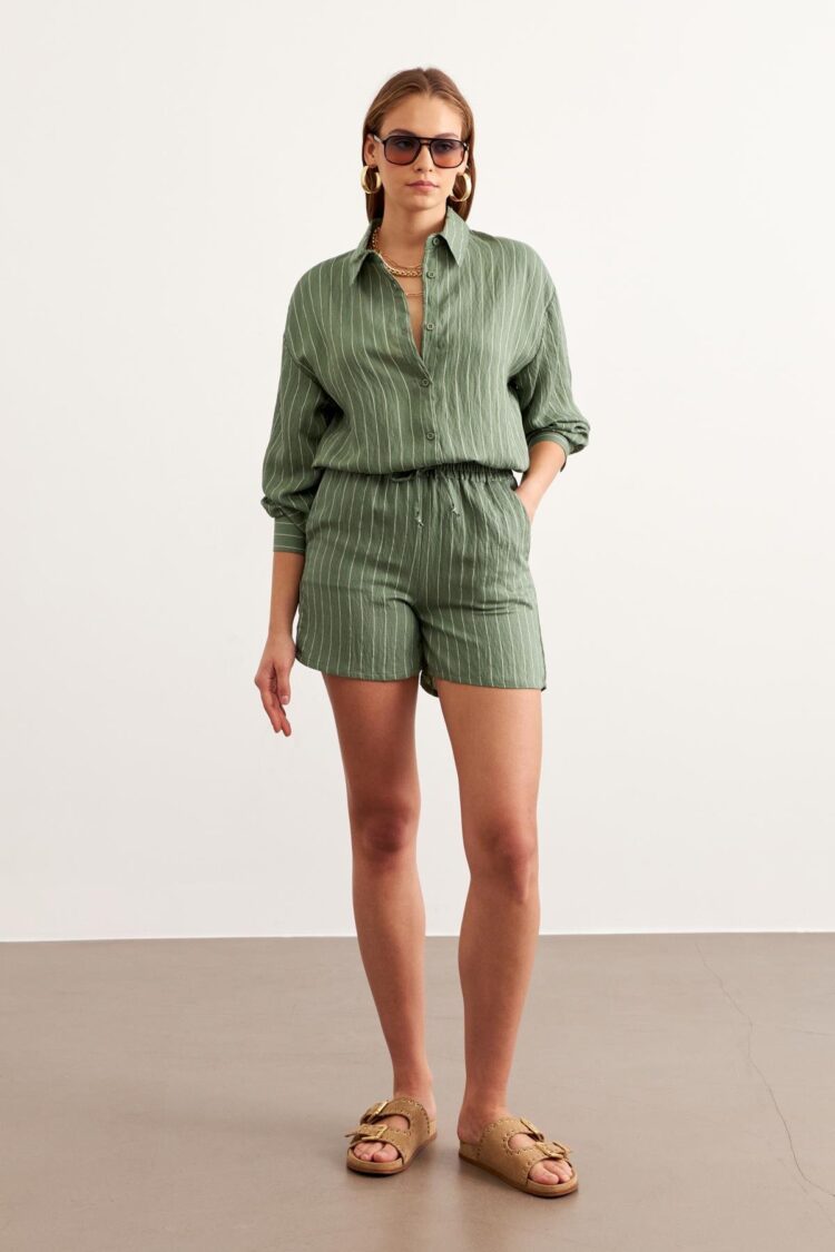 Elastic Waist Striped Short Shorts Cagla Green