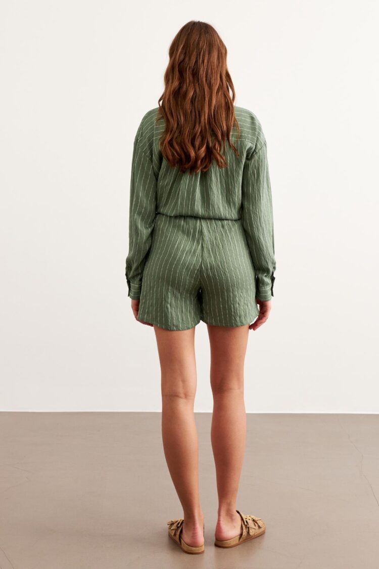 Elastic Waist Striped Short Shorts Cagla Green