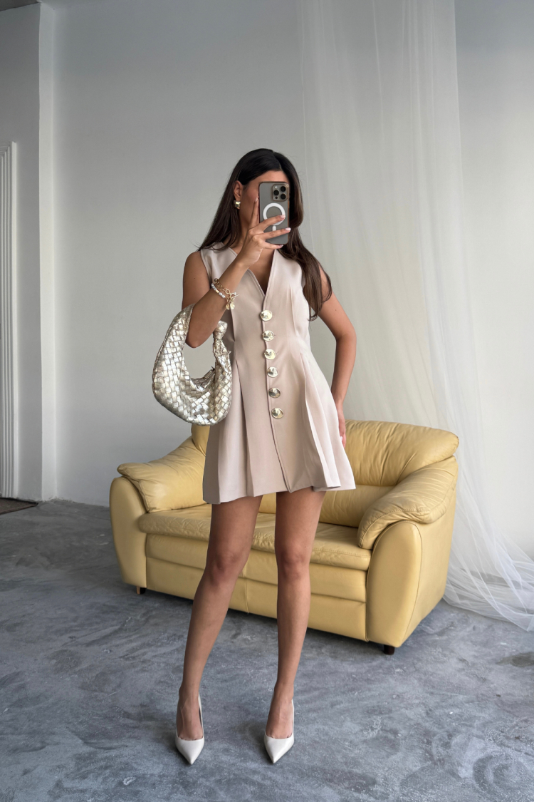 Sleeveless Gold Button Dress With Collar And Pleated Short