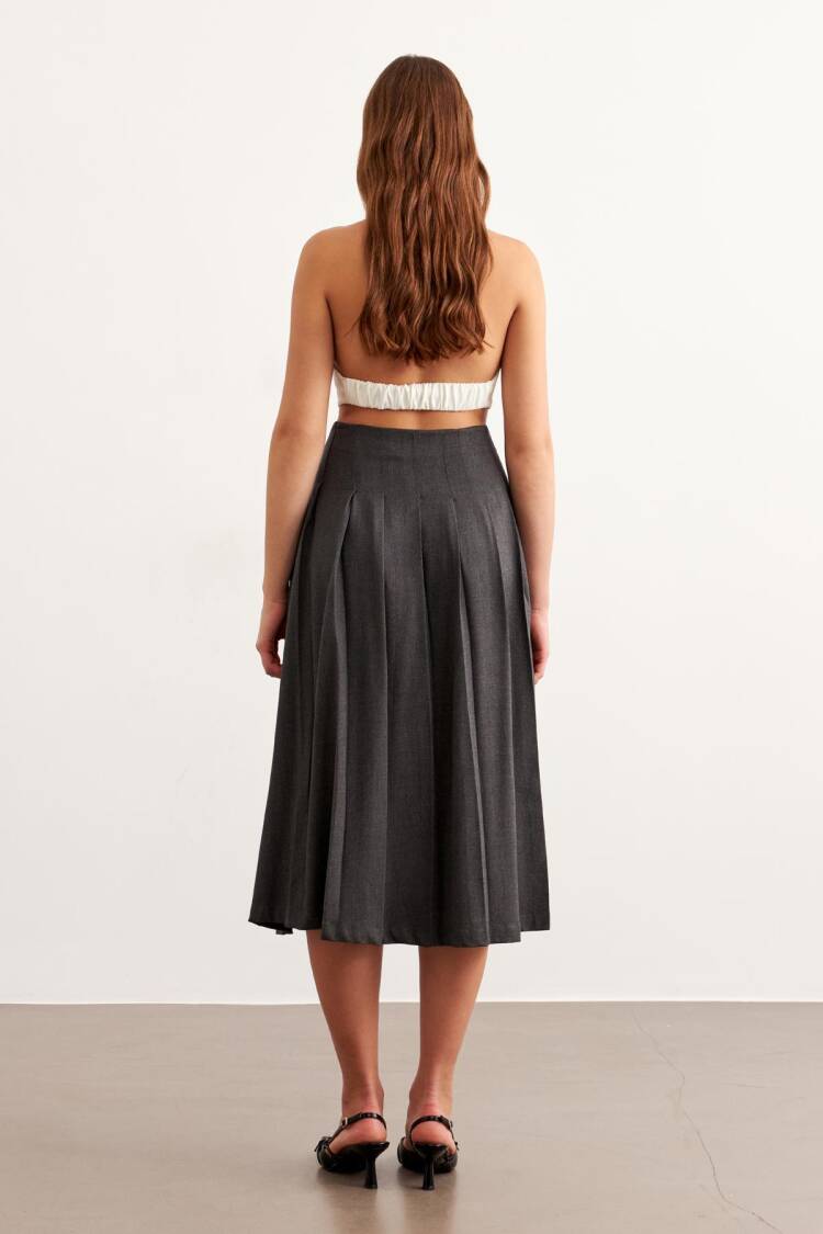 Pleated Long Skirt Grey With Reel Buckle