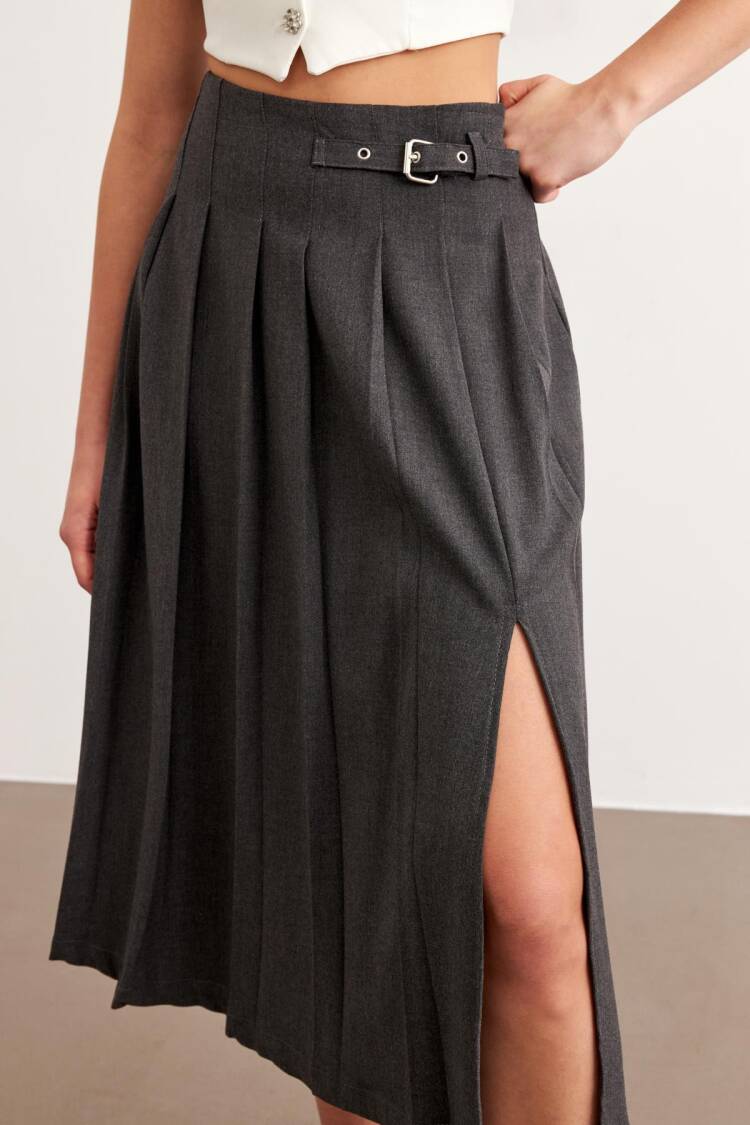 Pleated Long Skirt Grey With Reel Buckle