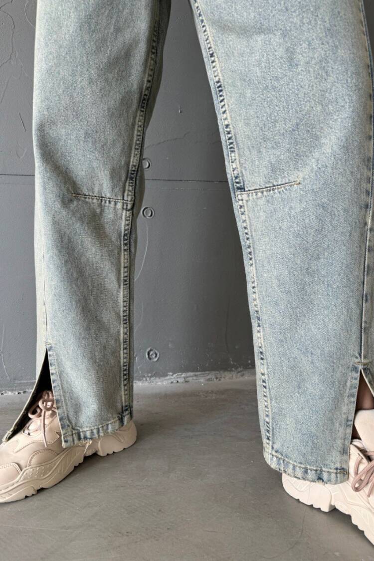 Jeans Leg Slit
