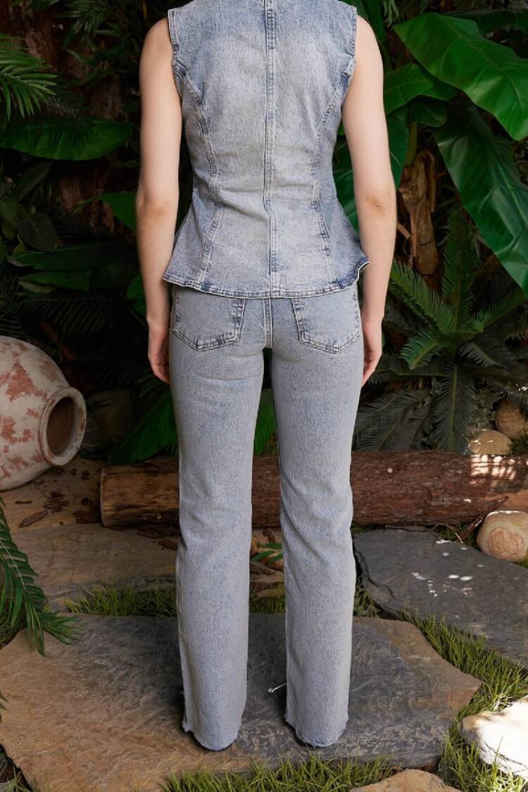 Cropped Leg Straight Fit Jeans