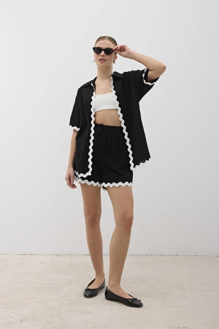 Waterstone Lace Detailed Short Shorts Black