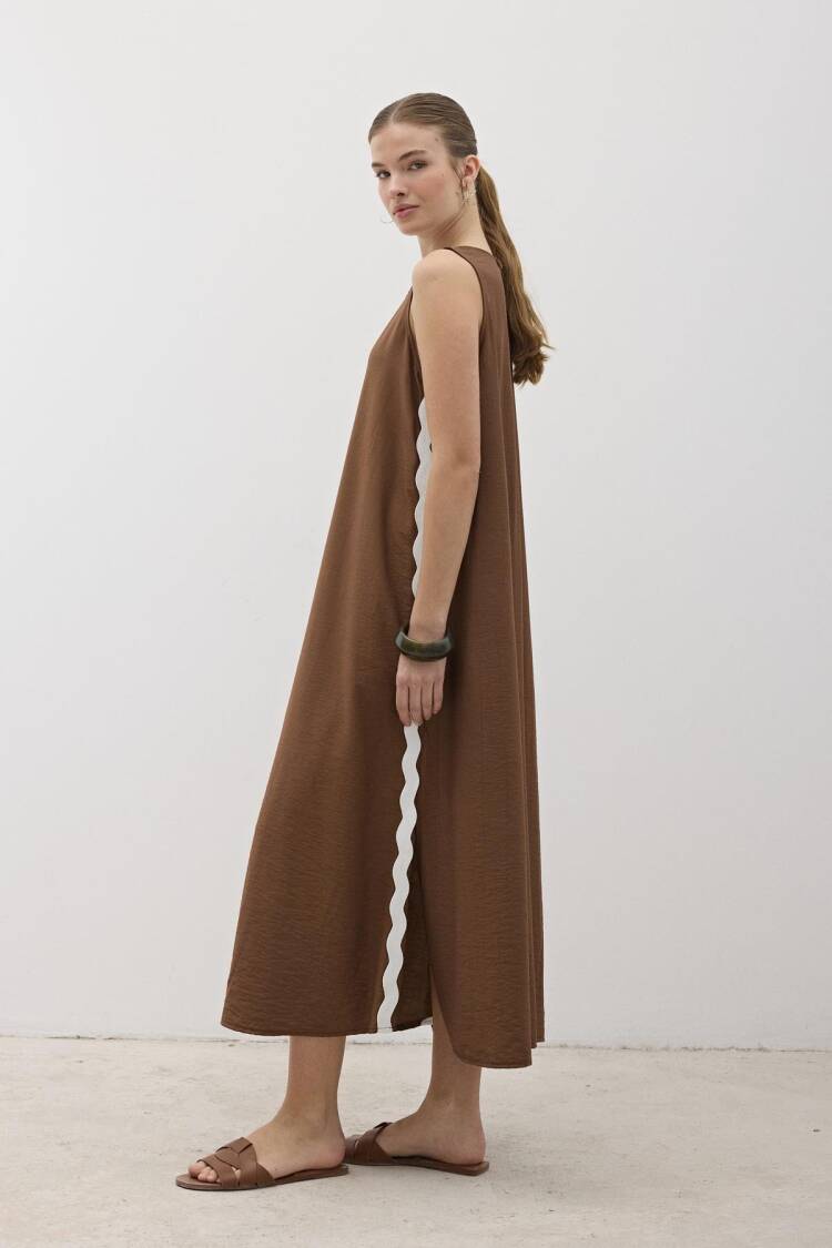 Water Stone Detailed Dress Brown