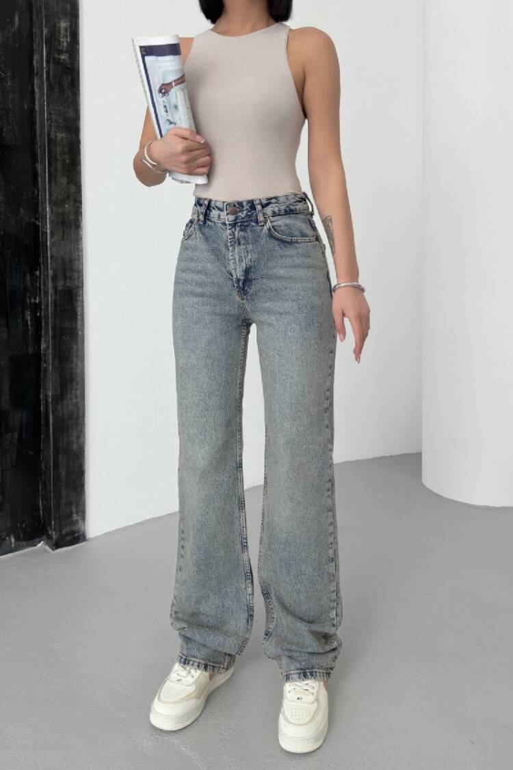 High Waist Straight Jeans - Brand: XLove - Women's Clothing Wholesale - Globality Store