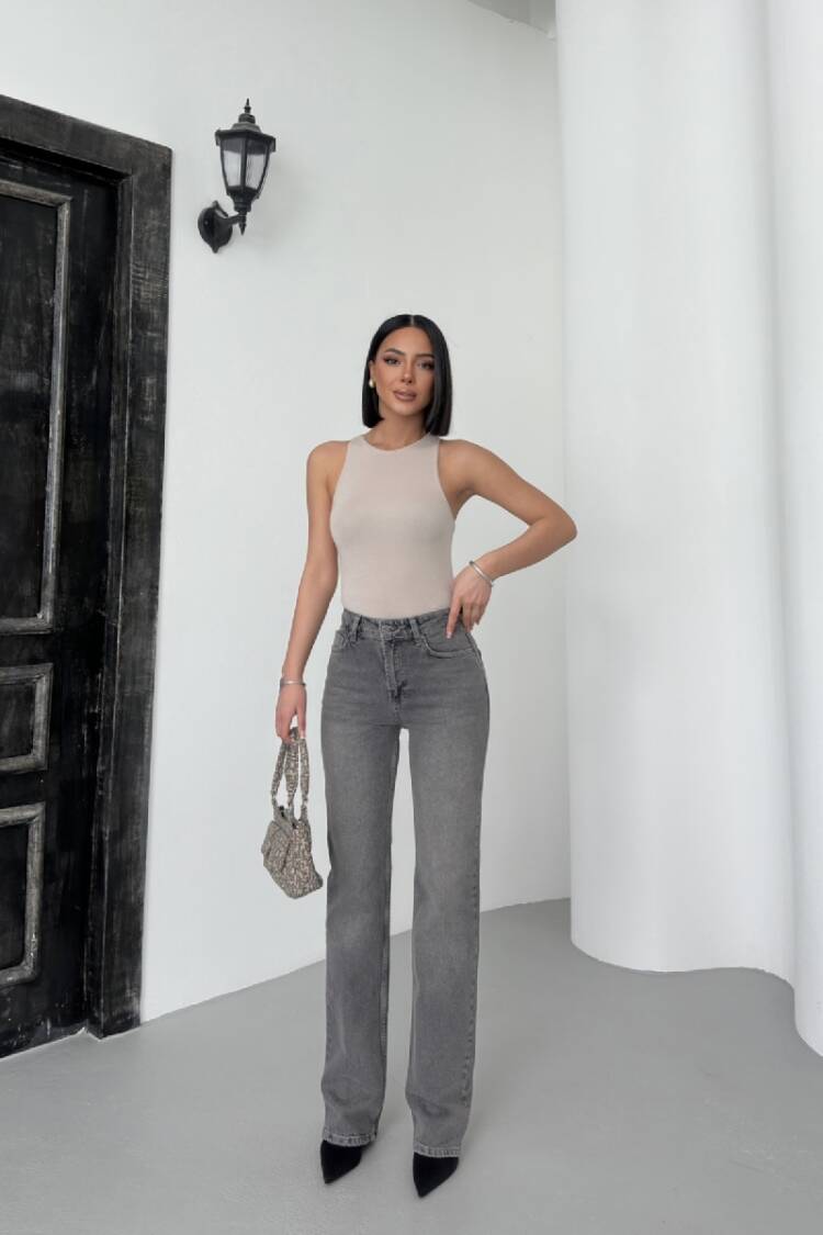 High Waist Straight Jeans - Brand: XLove - Women's Clothing Wholesale - Globality Store