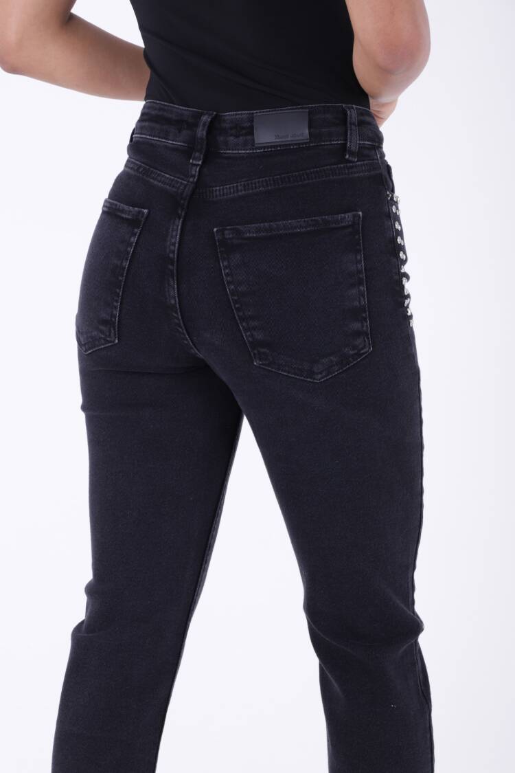 Mom Fit Jeans With Stones
