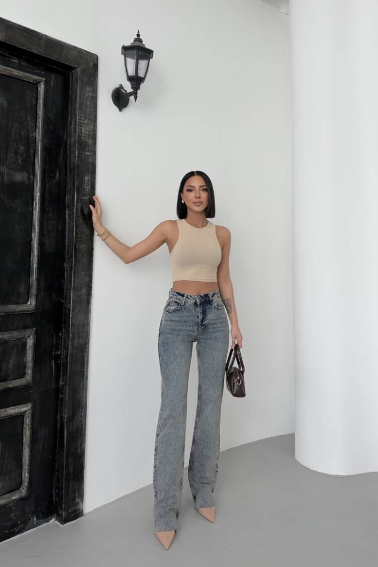 Cropped Leg Straight Fit Jeans