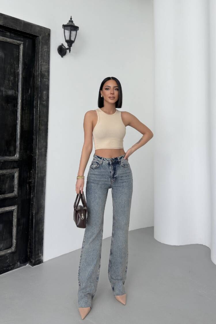 Cropped Leg Straight Fit Jeans