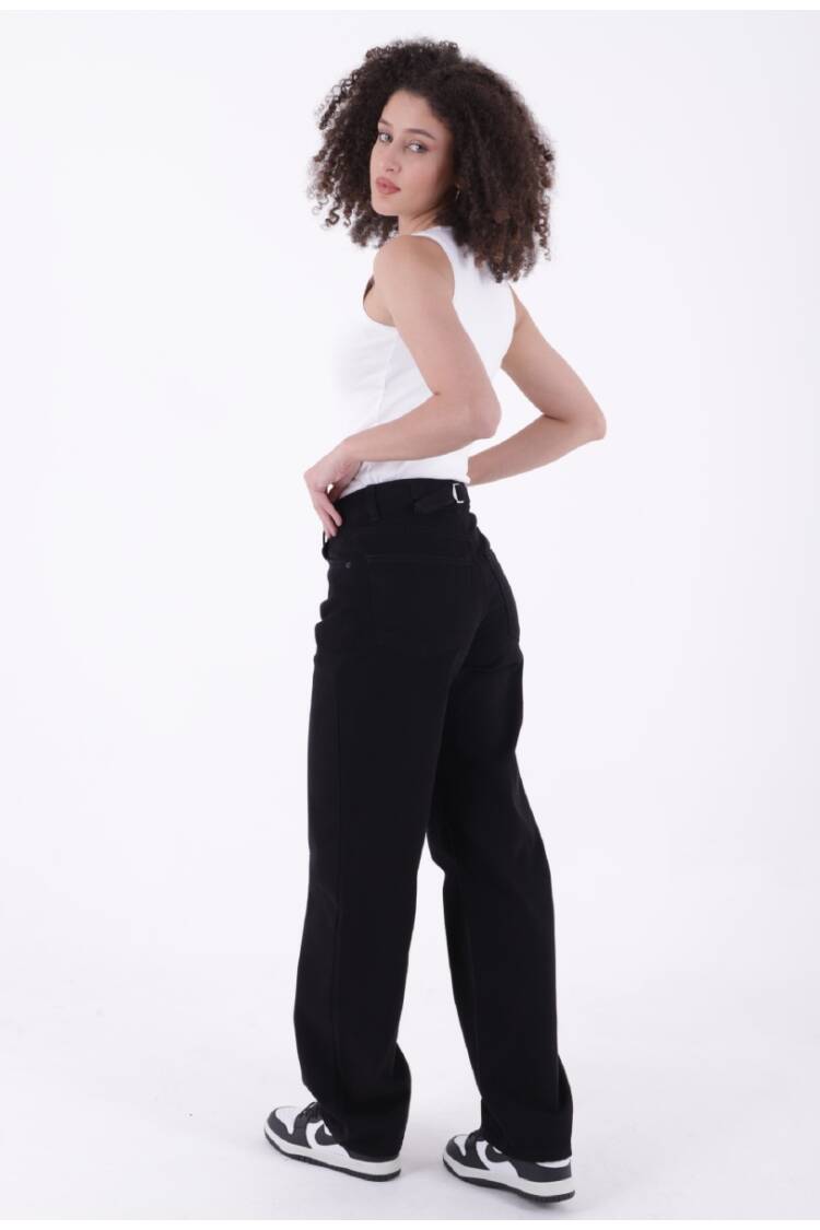 Baggy Jeans With Array Pencils