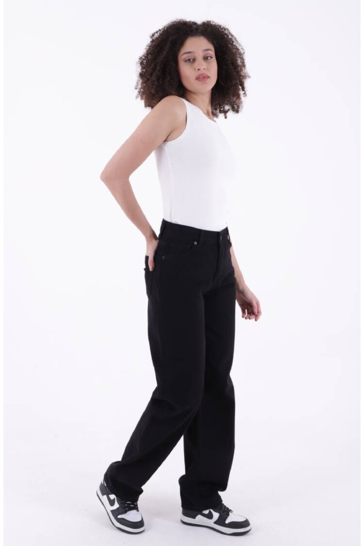 Baggy Jeans With Array Pencils