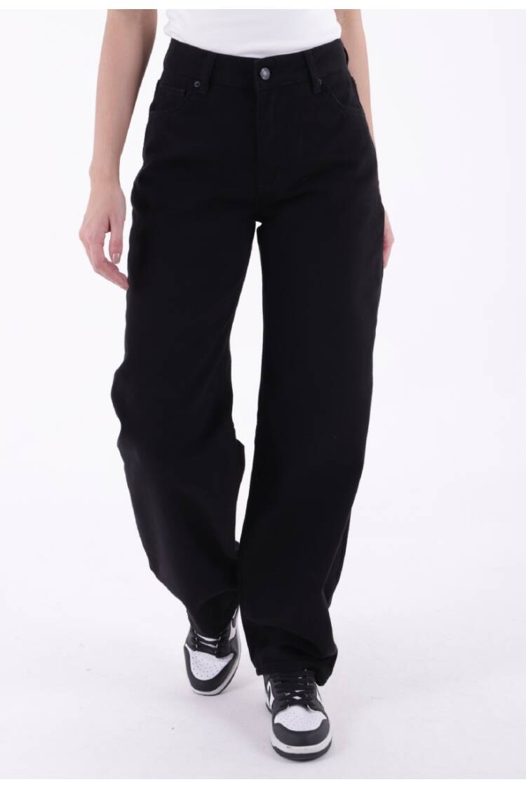 Baggy Jeans With Array Pencils