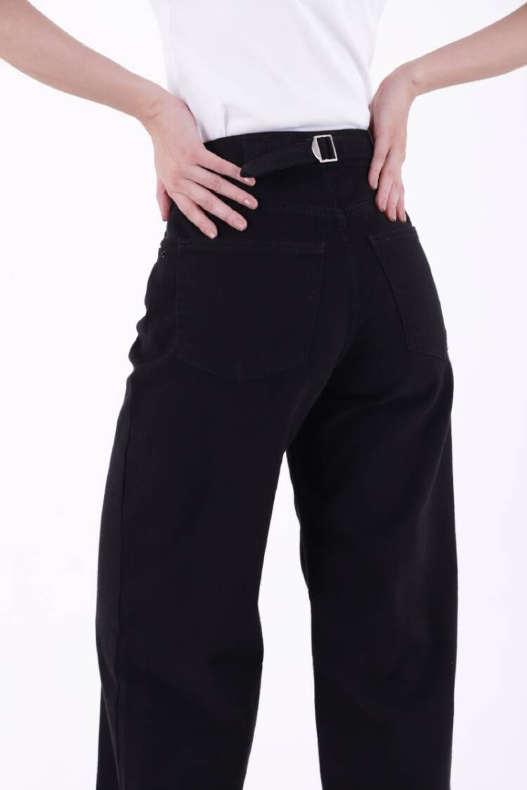 Baggy Jeans With Array Pencils