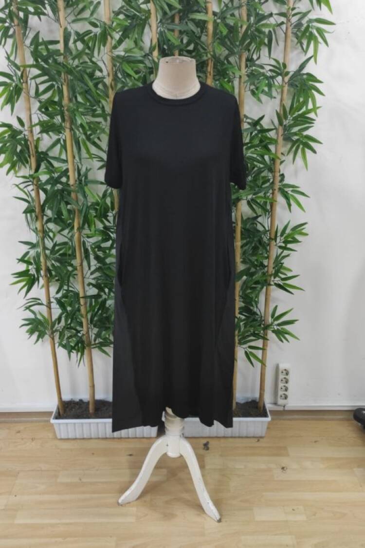 Women's Short Sleeve Crew Neck Asymmetric Cut Front Viscose Back Knitted Dress - Black