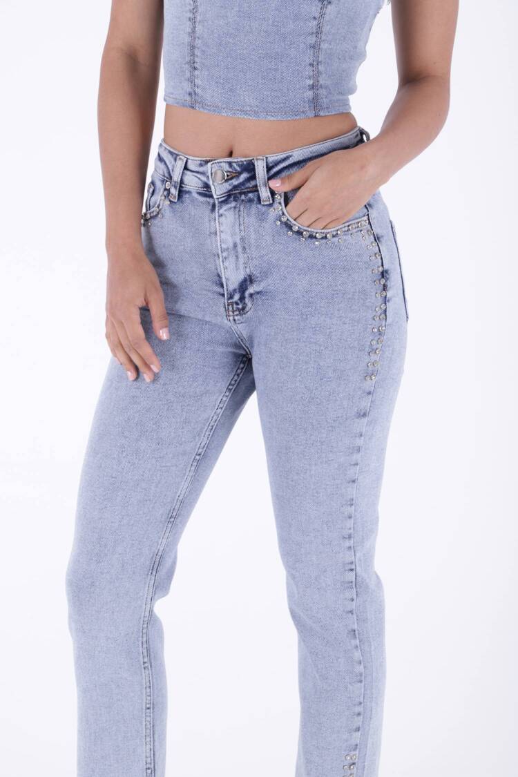 Mom Fit Jeans With Stones
