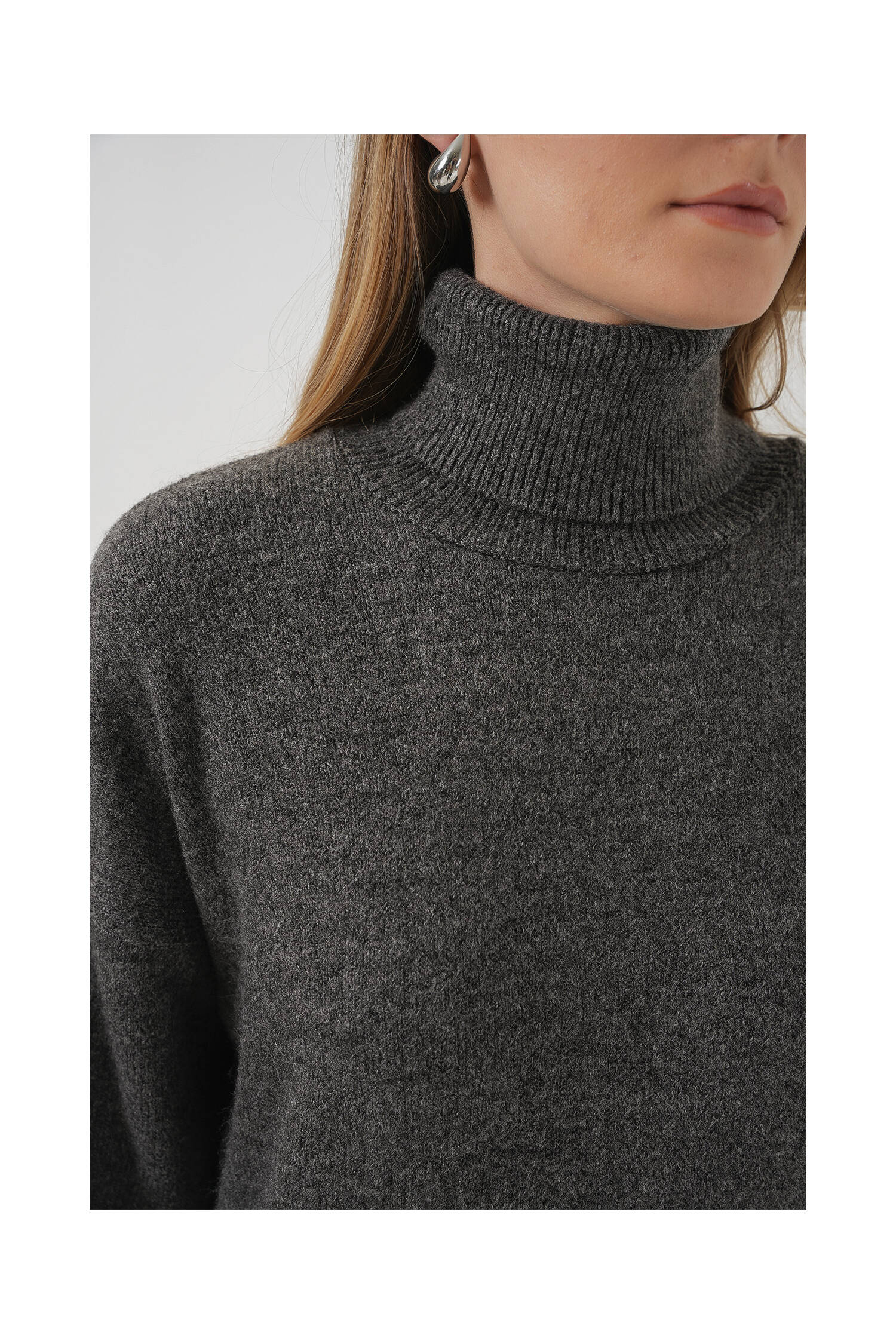 Women's Turtleneck Oversize Knitwear Sweater - Brand: Bigdart - Women's Clothing Wholesale - Globality Store